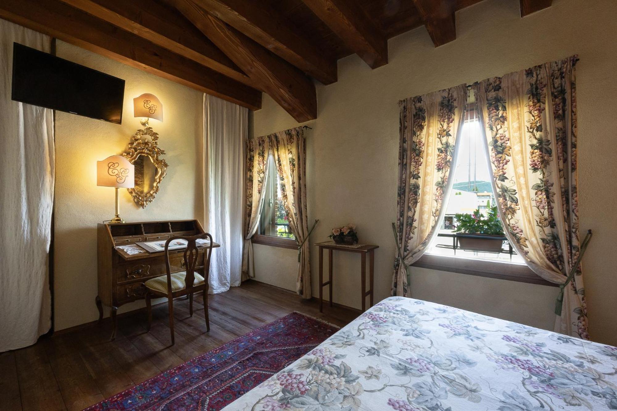 Locanda La Corte Dei Galli Carre Exteriör bild